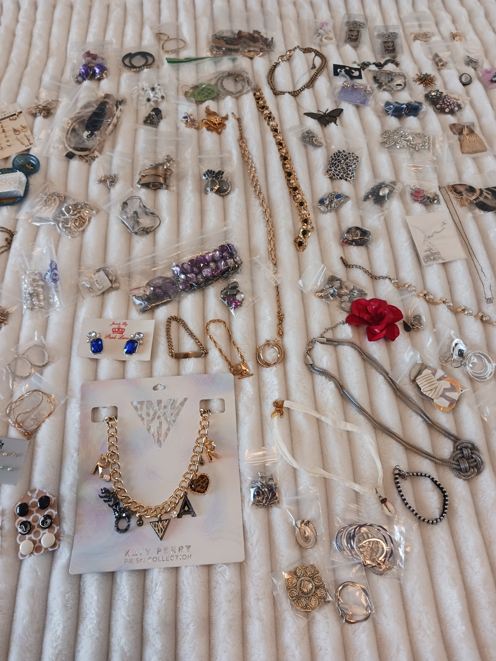 50+ Costume Jewelry Lot - See Pics!